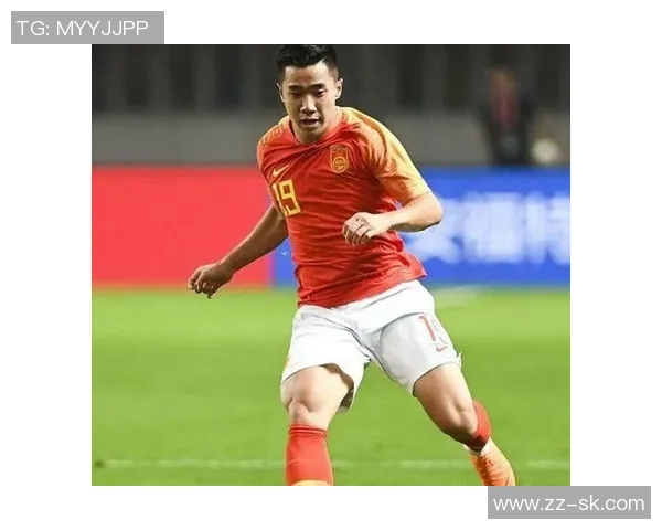 飞盘与足球明星对比解析谁才是真正的运动天才与风云人物 飞盘与足球明星对比解析谁才是真正的运动天才与风云人物